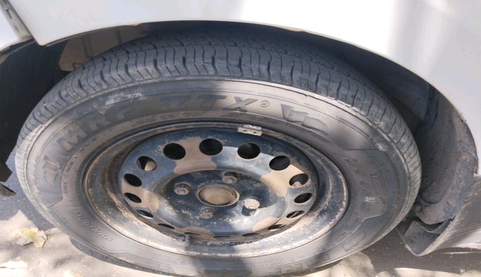 2014 Chevrolet Enjoy 1.4 LS 8 STR, CNG, Manual, 1,93,526 km, tyre