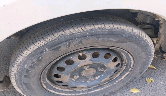 2014 Chevrolet Enjoy 1.4 LS 8 STR, CNG, Manual, 1,93,526 km, tyre