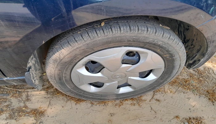 2022 Tata Tiago XT CNG, CNG, Manual, 33,841 km, tyre