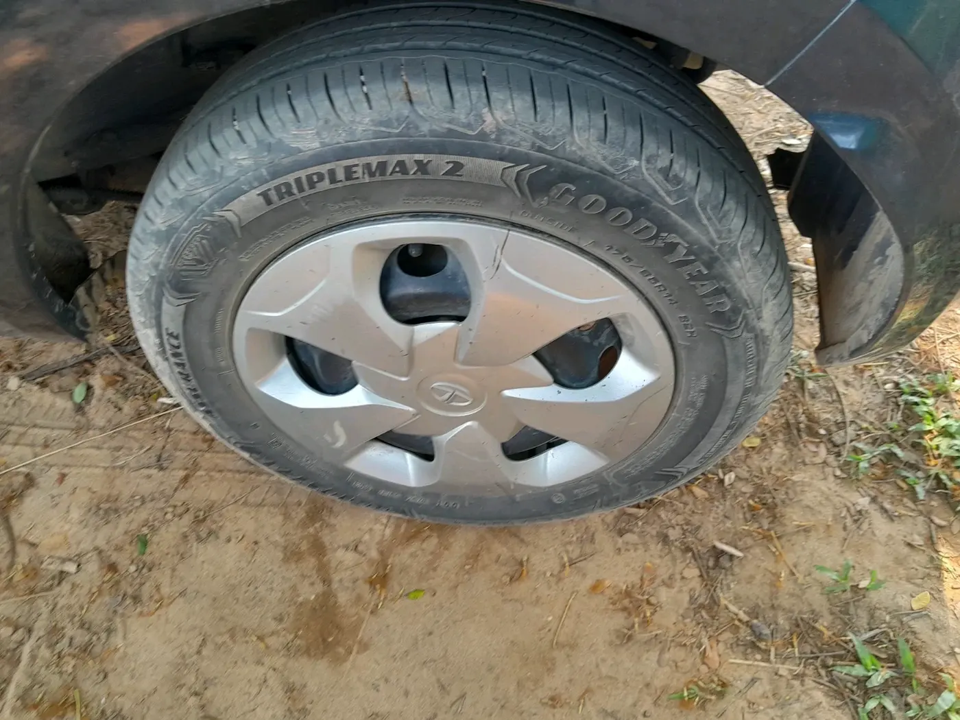 2022 Tata Tiago XT CNG, CNG, Manual, 33,841 km, tyre