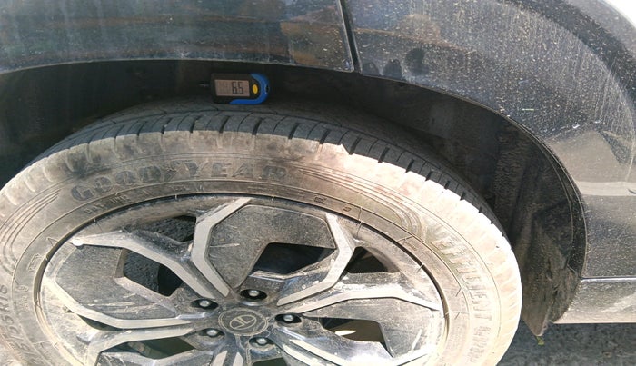 2025 Tata Curvv Creative Plus S 1.2 Petrol 6MT, Petrol, Manual, 19,243 km, tyre