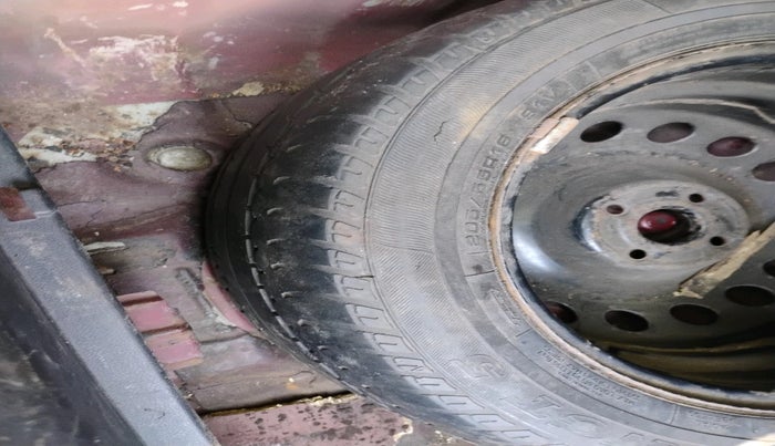 2014 Hyundai Verna FLUIDIC 1.6 CRDI SX, Diesel, Manual, 98,722 km, tyre