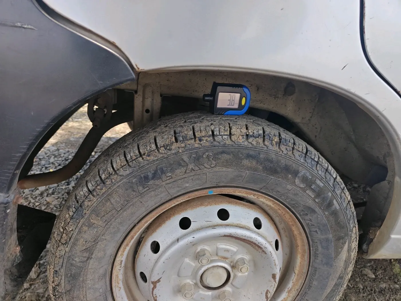 2010 Maruti Alto LXI, Petrol, Manual, 1,03,868 km, tyre