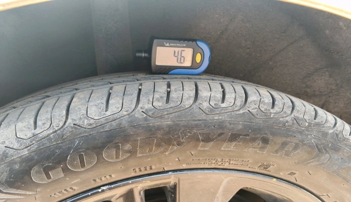 2018 Toyota YARIS VX CVT, Petrol, Automatic, 65,034 km, tyre