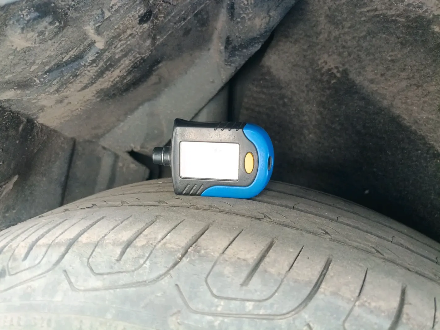 2013 Ford Ecosport TITANIUM 1.5L DIESEL, Diesel, Manual, 1,09,018 km, tyre