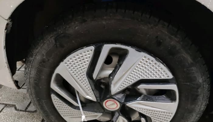 2011 Maruti Alto K10 LXI, Petrol, Manual, 86,480 km, tyre