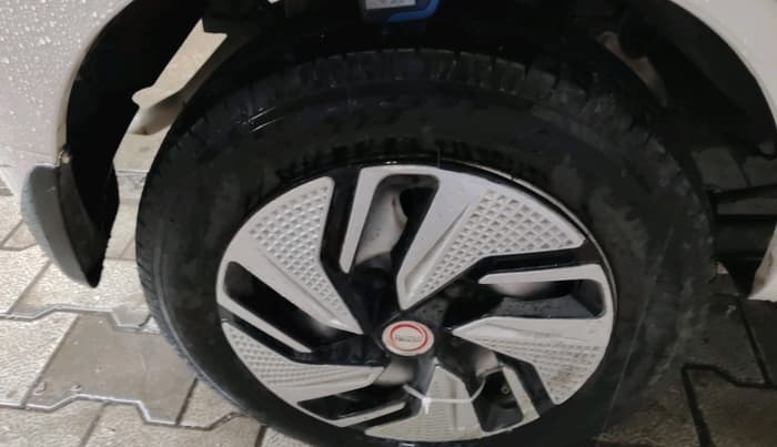 2011 Maruti Alto K10 LXI, Petrol, Manual, 86,480 km, tyre