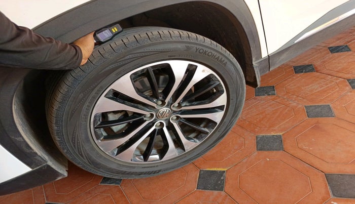 2021 MG HECTOR PLUS SHARP 1.5 PETROL TURBO HYBRID MT 6-STR, Petrol, Manual, 27,335 km, tyre