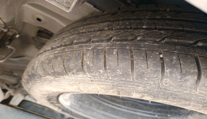 2021 MG HECTOR PLUS SHARP 1.5 PETROL TURBO HYBRID MT 6-STR, Petrol, Manual, 27,335 km, tyre