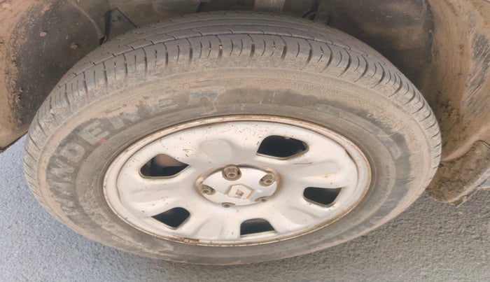 2014 Renault Duster 85 PS RXL DIESEL, Diesel, Manual, 1,32,660 km, tyre