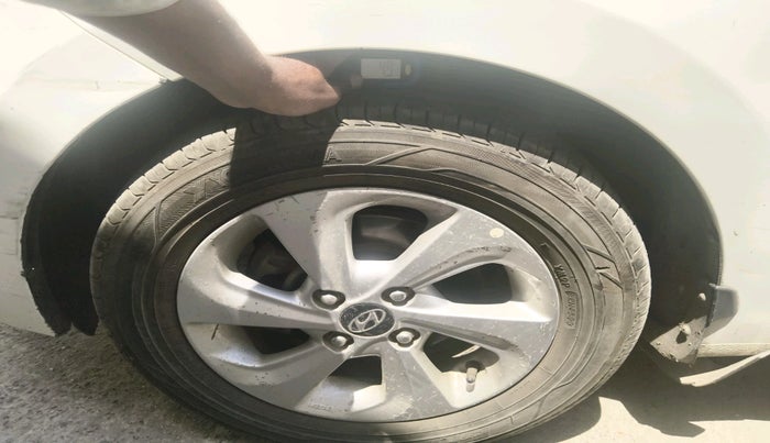 2018 Hyundai Xcent SX 1.2, CNG, Manual, 71,866 km, tyre