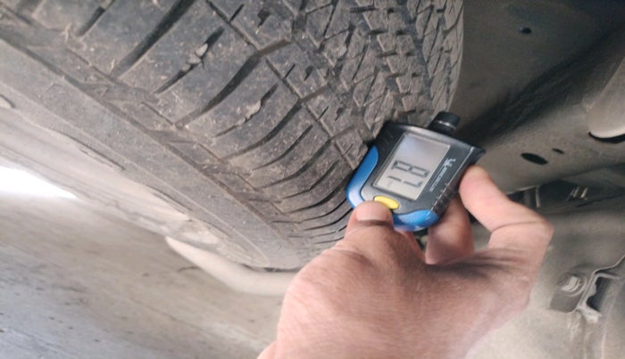 2015 Mahindra XUV500 W6, Diesel, Manual, 1,08,299 km, tyre