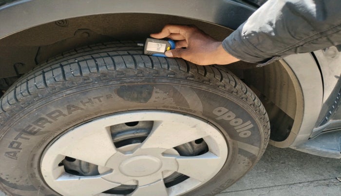 2015 Mahindra XUV500 W6, Diesel, Manual, 1,08,299 km, tyre