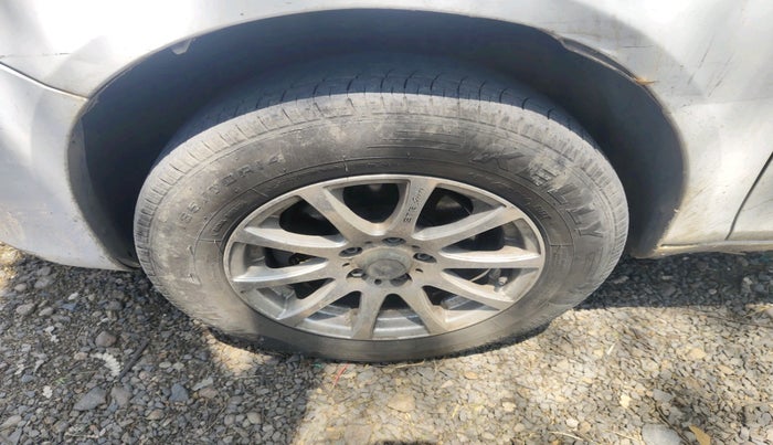 2011 Skoda Fabia ELEGANCE 1.2 TDI, Diesel, Manual, 1,85,114 km, tyre