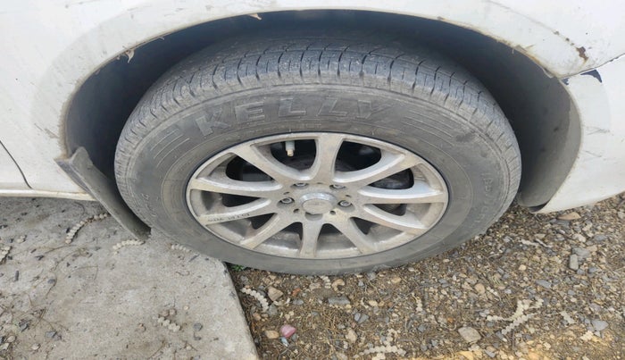 2011 Skoda Fabia ELEGANCE 1.2 TDI, Diesel, Manual, 1,85,114 km, tyre