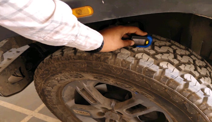 2024 Mahindra Thar LX HARD TOP 4WD MT, Diesel, Manual, 10,440 km, tyre