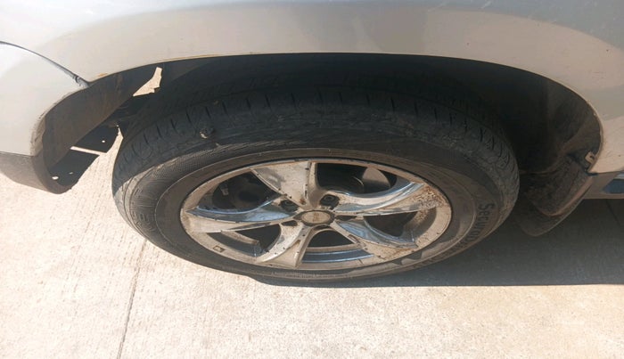 2013 Renault Duster 85 PS RXL DIESEL, Diesel, Manual, 2,75,828 km, tyre