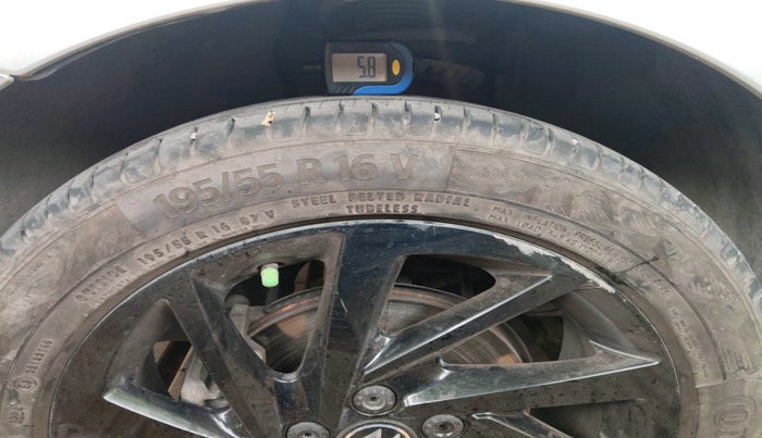 2021 Volkswagen Vento HIGHLINE 1.0L TSI, Petrol, Manual, 25,894 km, tyre