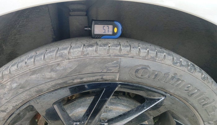 2021 Volkswagen Vento HIGHLINE 1.0L TSI, Petrol, Manual, 25,894 km, tyre