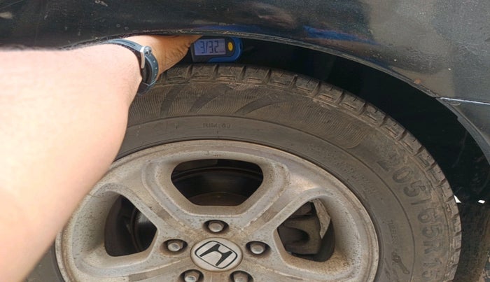 2007 Honda Civic 1.8L I-VTEC S MT, Petrol, Manual, 1,42,586 km, tyre