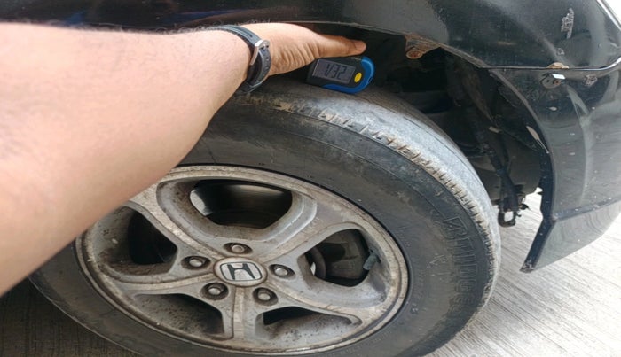 2007 Honda Civic 1.8L I-VTEC S MT, Petrol, Manual, 1,42,586 km, tyre