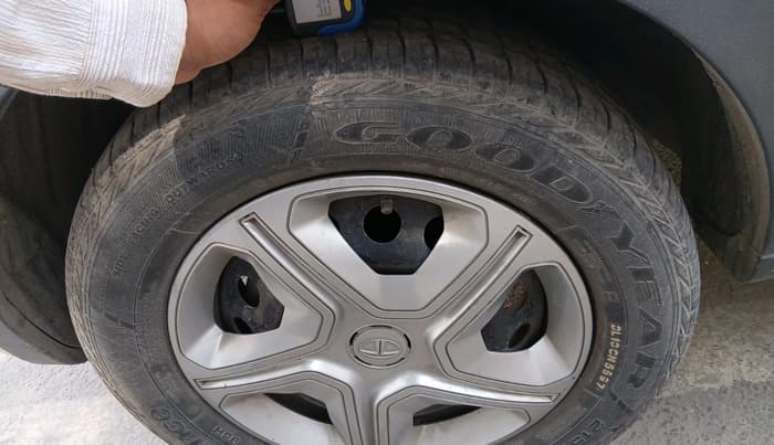 2019 Tata NEXON XMA PETROL, Petrol, Automatic, 39,554 km, tyre