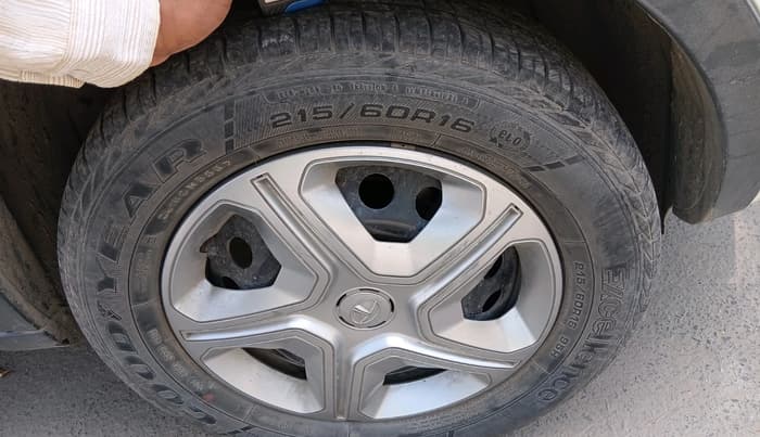 2019 Tata NEXON XMA PETROL, Petrol, Automatic, 39,554 km, tyre