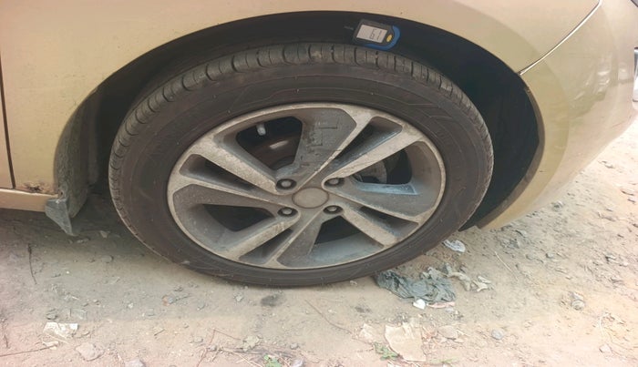 2020 Tata ALTROZ XZ PETROL, Petrol, Manual, 40,524 km, tyre