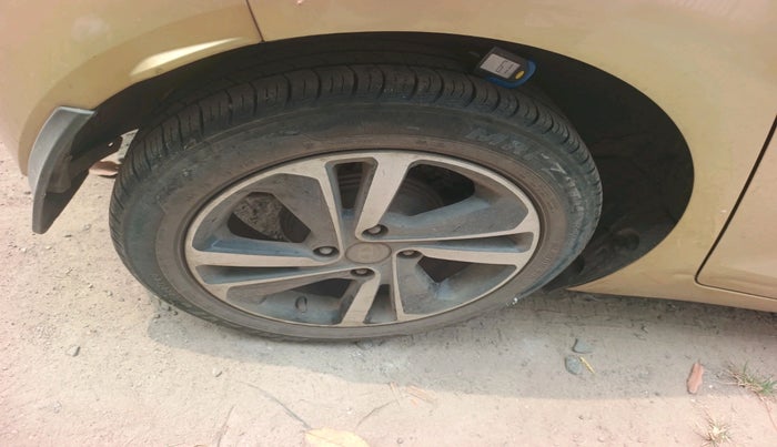 2020 Tata ALTROZ XZ PETROL, Petrol, Manual, 40,524 km, tyre