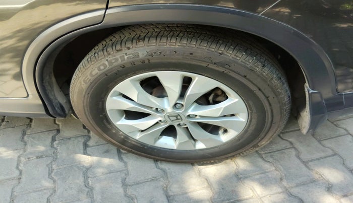 2015 Honda CRV 2.4L 2WD AT, Petrol, Automatic, 1,00,095 km, tyre