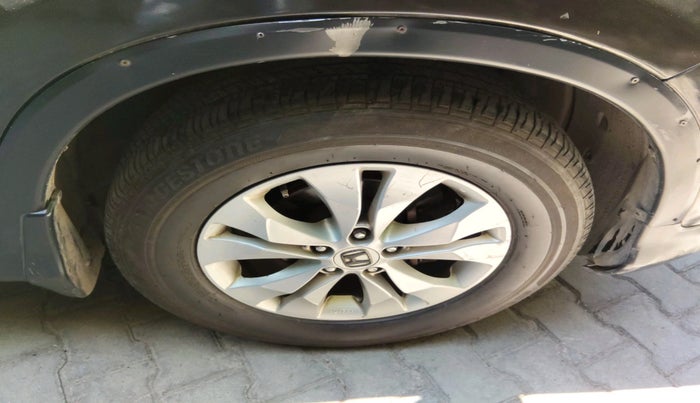 2015 Honda CRV 2.4L 2WD AT, Petrol, Automatic, 1,00,095 km, tyre