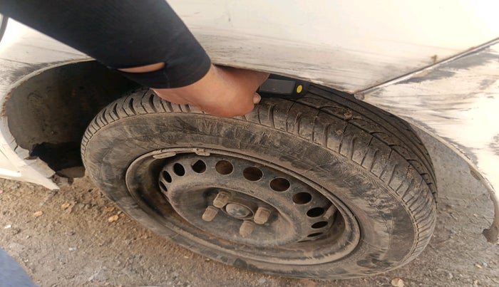 2016 Honda Amaze 1.5L I-DTEC S, Diesel, Manual, 2,40,411 km, tyre