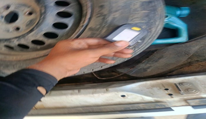 2016 Honda Amaze 1.5L I-DTEC S, Diesel, Manual, 2,40,411 km, tyre