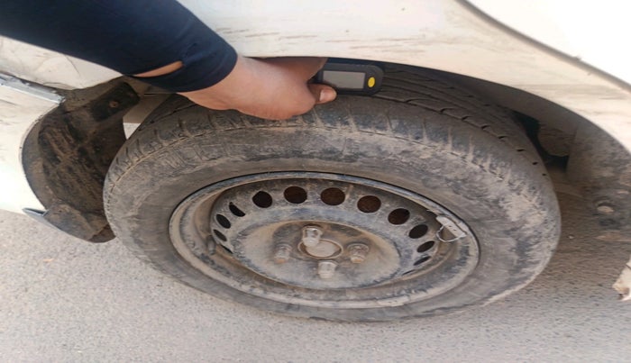 2016 Honda Amaze 1.5L I-DTEC S, Diesel, Manual, 2,40,411 km, tyre