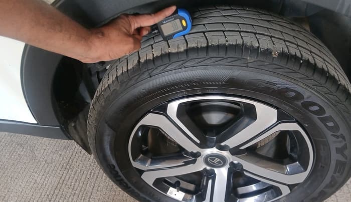 2023 Tata NEXON XZA PLUS SUNROOF PETROL, Petrol, Automatic, 25,666 km, tyre
