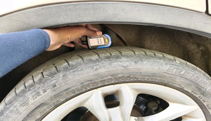 2011 BMW X1 sDrive20d, Diesel, Automatic, 1,77,325 km, tyre