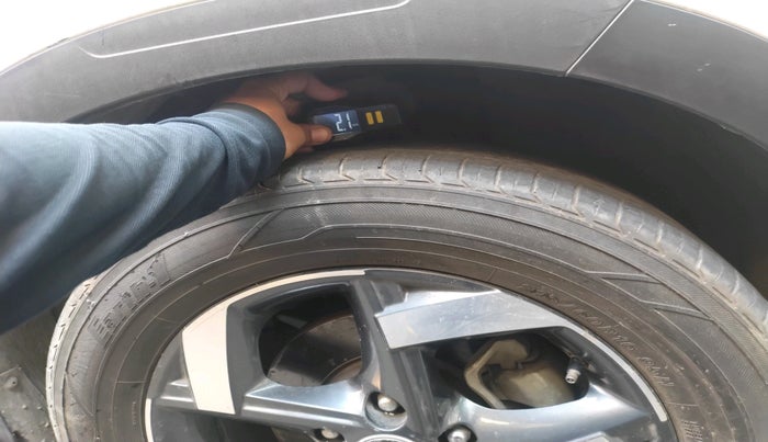 2019 Hyundai VENUE SX 1.0 (O) TURBO, Petrol, Manual, 91,119 km, tyre