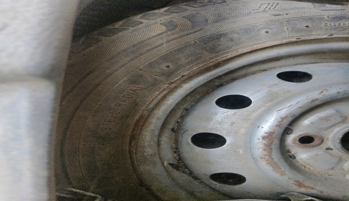 2011 Maruti Wagon R 1.0 LXI CNG, CNG, Manual, 97,316 km, tyre