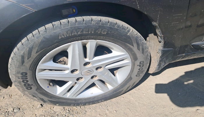 2013 Maruti Ertiga ZXI, CNG, Manual, 2,20,646 km, tyre