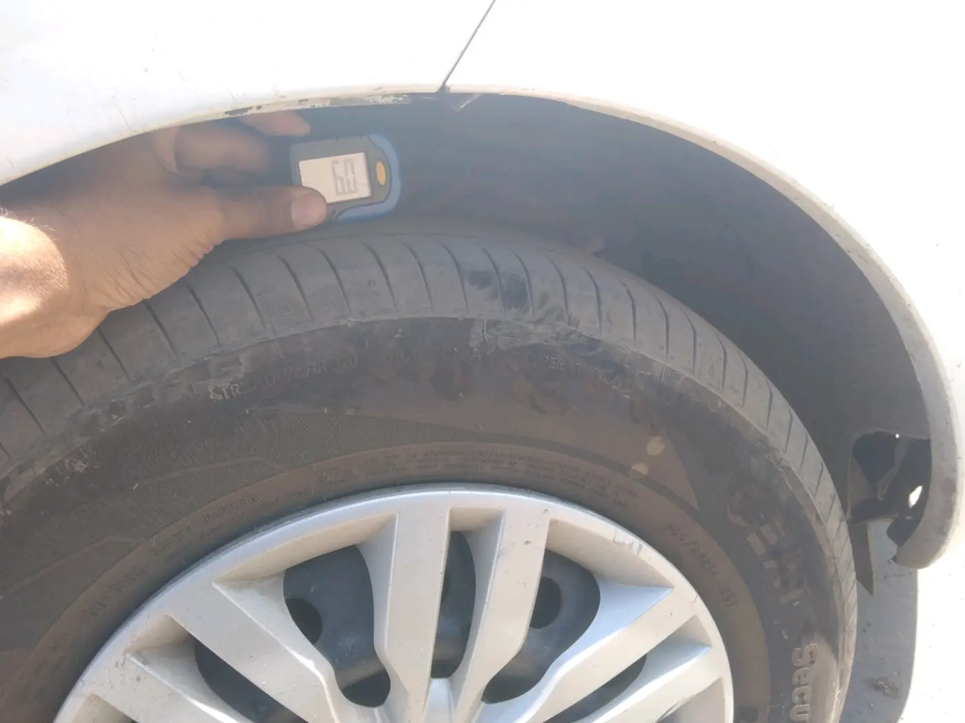 2018 Maruti Dzire VDI, Diesel, Manual, 2,13,045 km, tyre