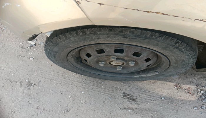 2011 Chevrolet Spark LS 1.0, Petrol, Manual, 68,654 km, tyre