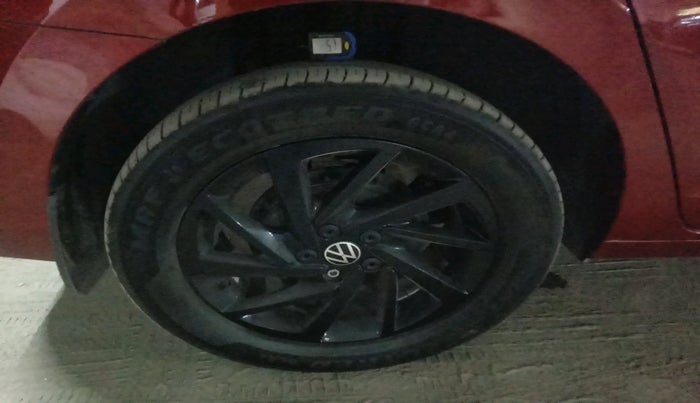 2024 Volkswagen VIRTUS GT PLUS TSI 1.5 EVO DSG, Petrol, Automatic, 27,956 km, tyre