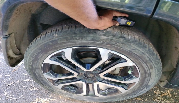 2022 Jeep Compass MODEL S (O) DIESEL 4X4 AT, Diesel, Automatic, 28,668 km, tyre