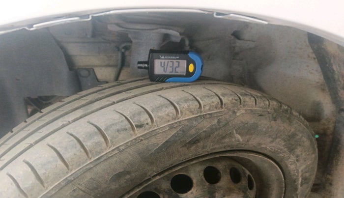 2014 Datsun Go T, Petrol, Manual, 1,39,973 km, tyre