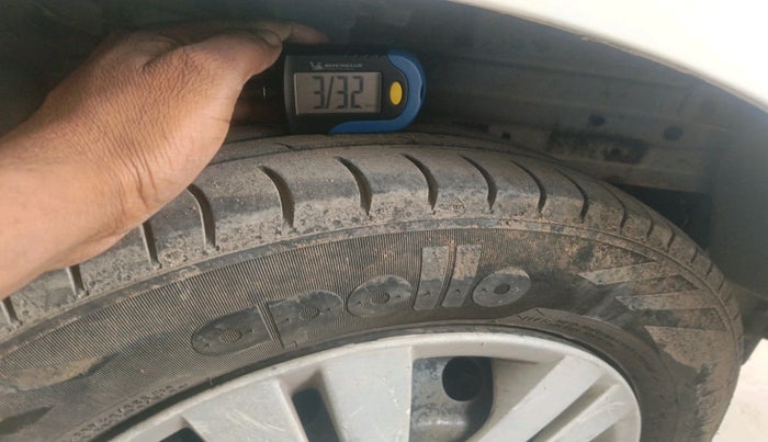 2014 Datsun Go T, Petrol, Manual, 1,39,973 km, tyre