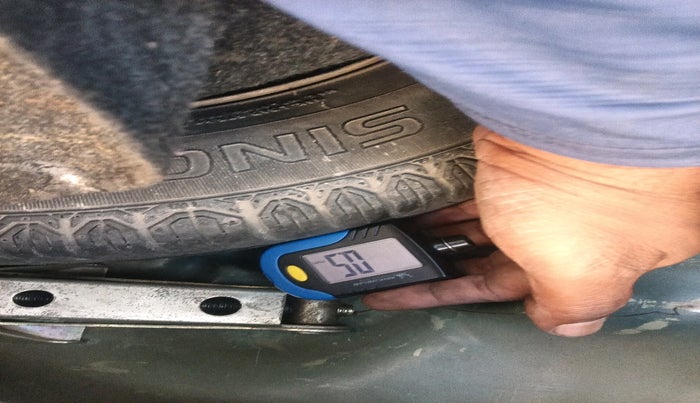 2013 Maruti Alto 800 LXI, CNG, Manual, 92,397 km, tyre