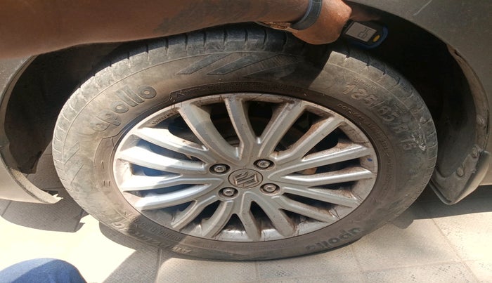 2020 Maruti Dzire ZXI AMT, Petrol, Automatic, 1,32,803 km, tyre