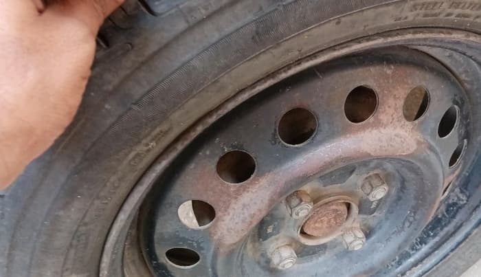 2013 Maruti Wagon R 1.0 VXI, Petrol, Manual, 35,082 km, tyre