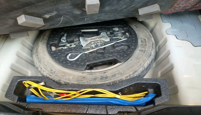 2016 Maruti Ciaz VXI+, Petrol, Manual, 55,586 km, tyre