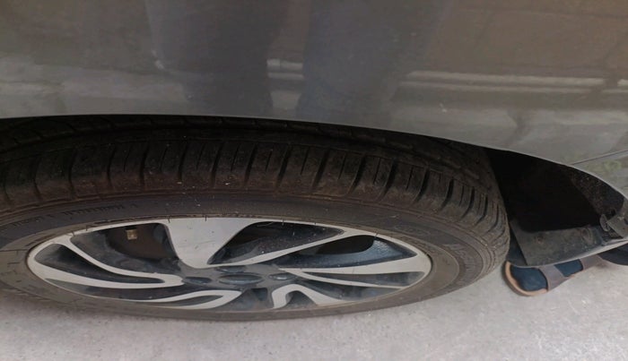 2021 Maruti Baleno ZETA PETROL 1.2, Petrol, Manual, 30,103 km, tyre